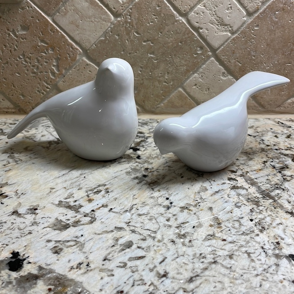 Torre & Tagus Ceramic Finch Birds